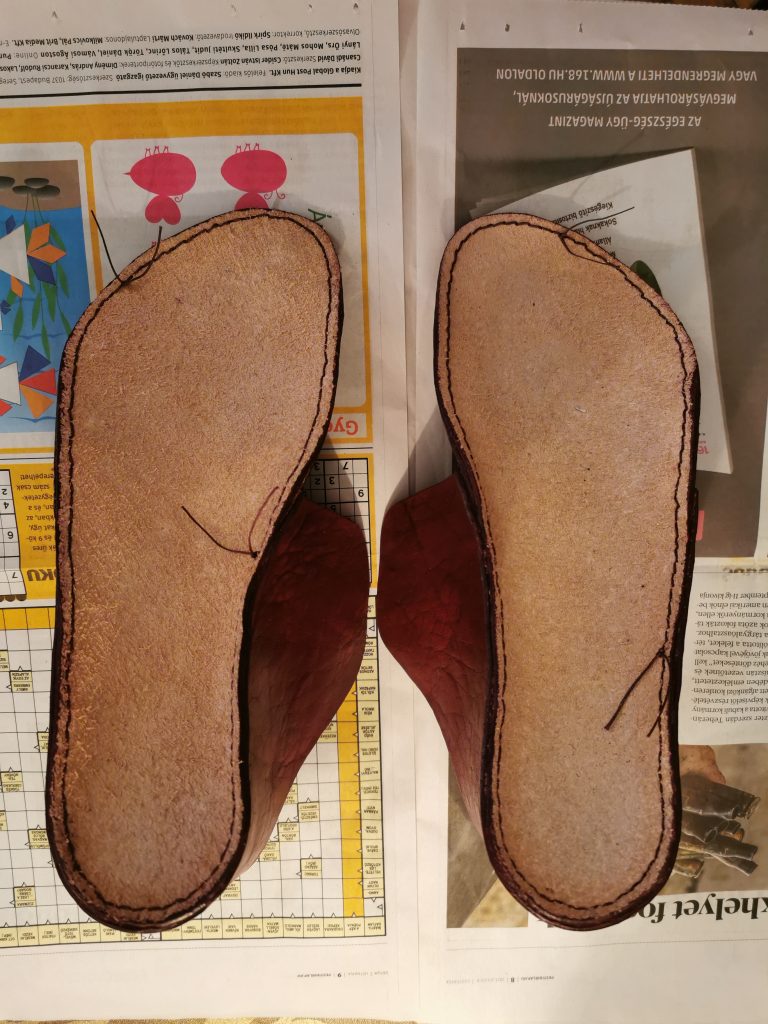 Házilag készült barefoot cipő a gumitalp felragasztása előtt